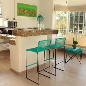 https://suites-lorens.quintano-roohotels.com